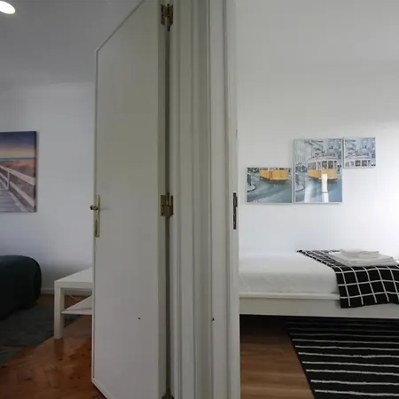 Lisbon South Apartment-3