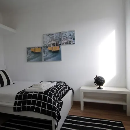 Lisbon South Apartment-2